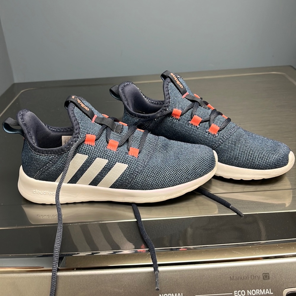 Girls Adidas shoes size 3